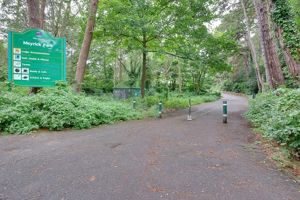 Convenient for Meyrick Park- click for photo gallery